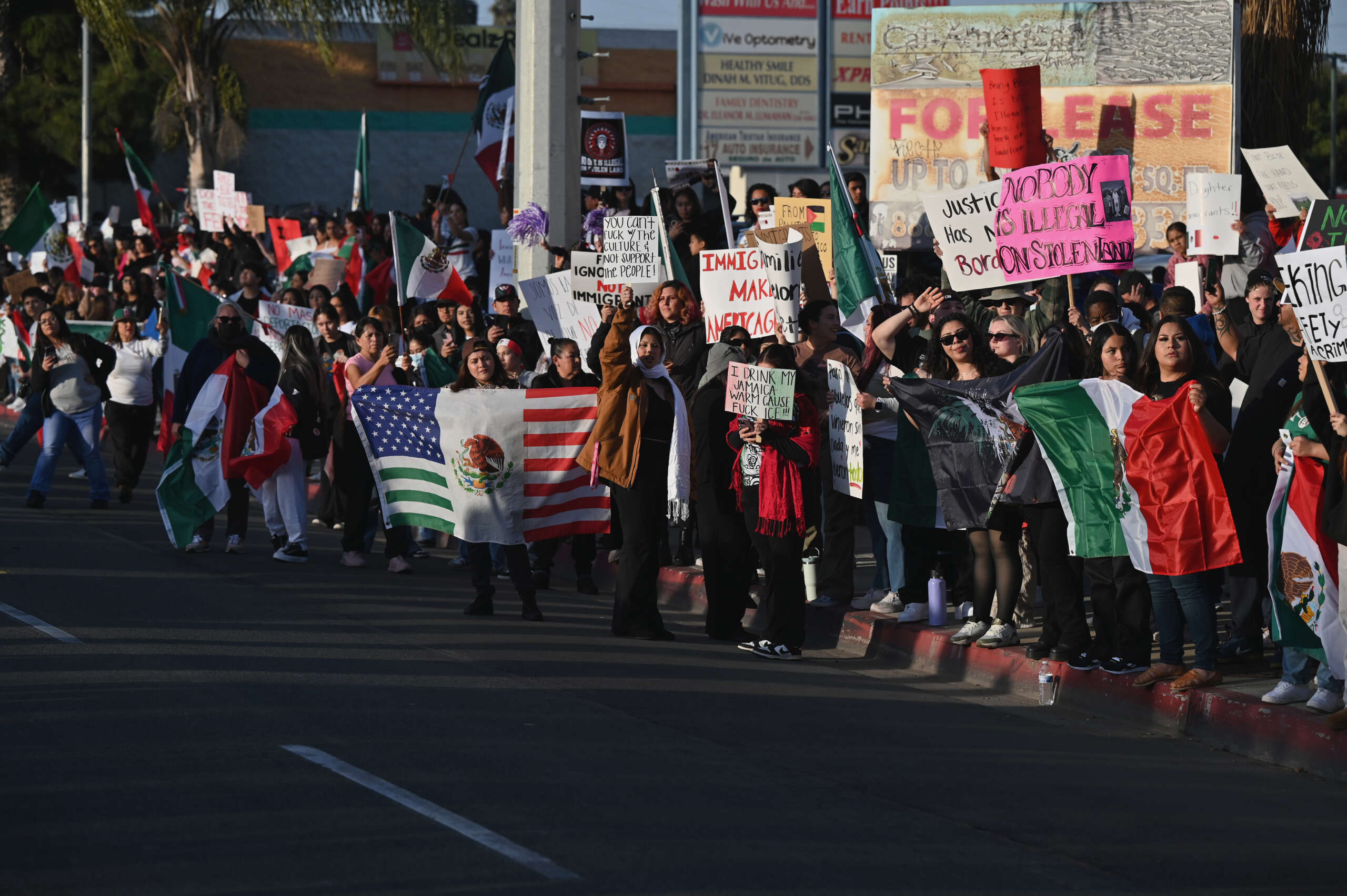 Les militants des droits des immigrants s'efforcent de consolider la loi du sanctuaire de la Californie
