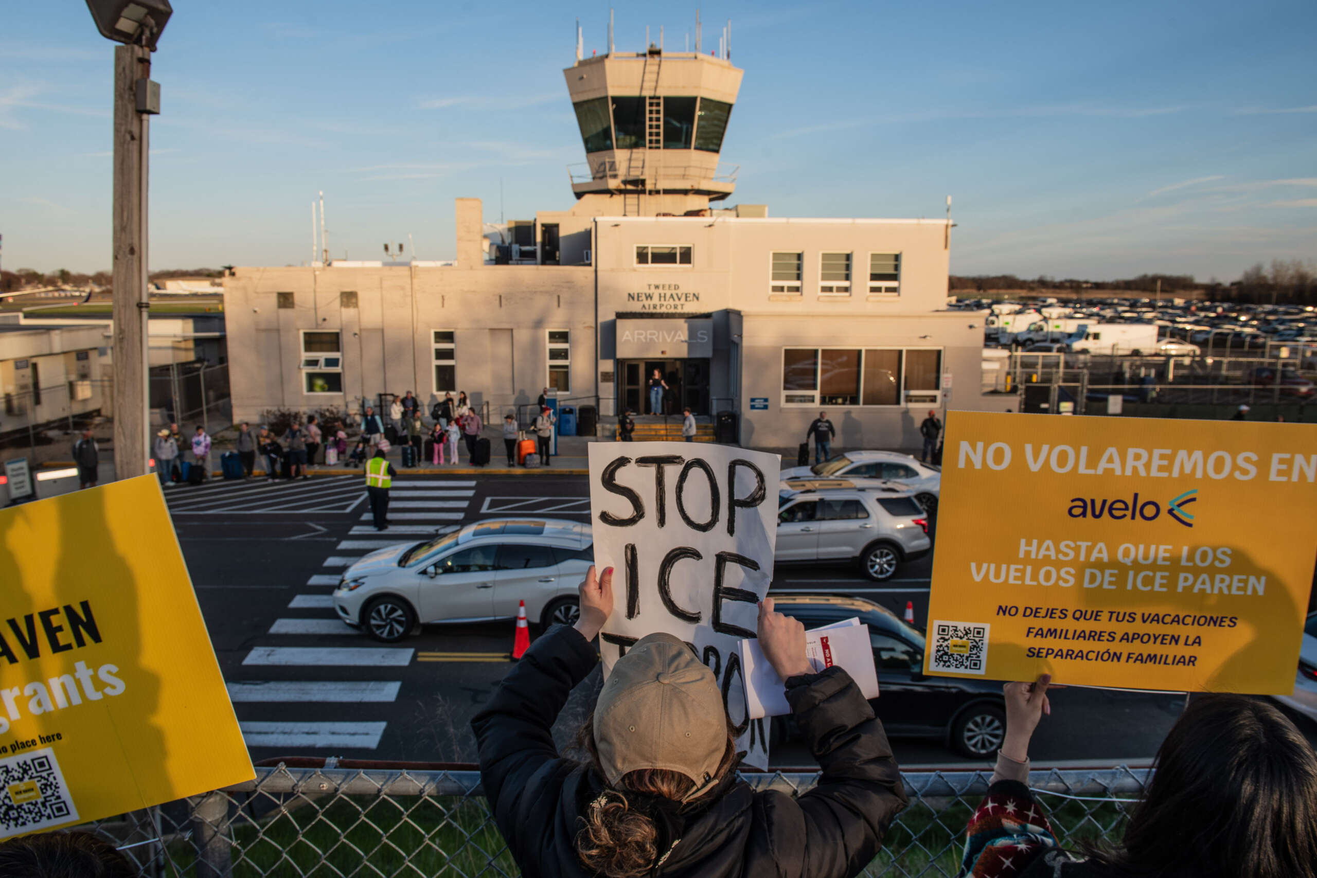 Les militants combattent des subventions fiscales pour les vols de déportation de glace en ligne