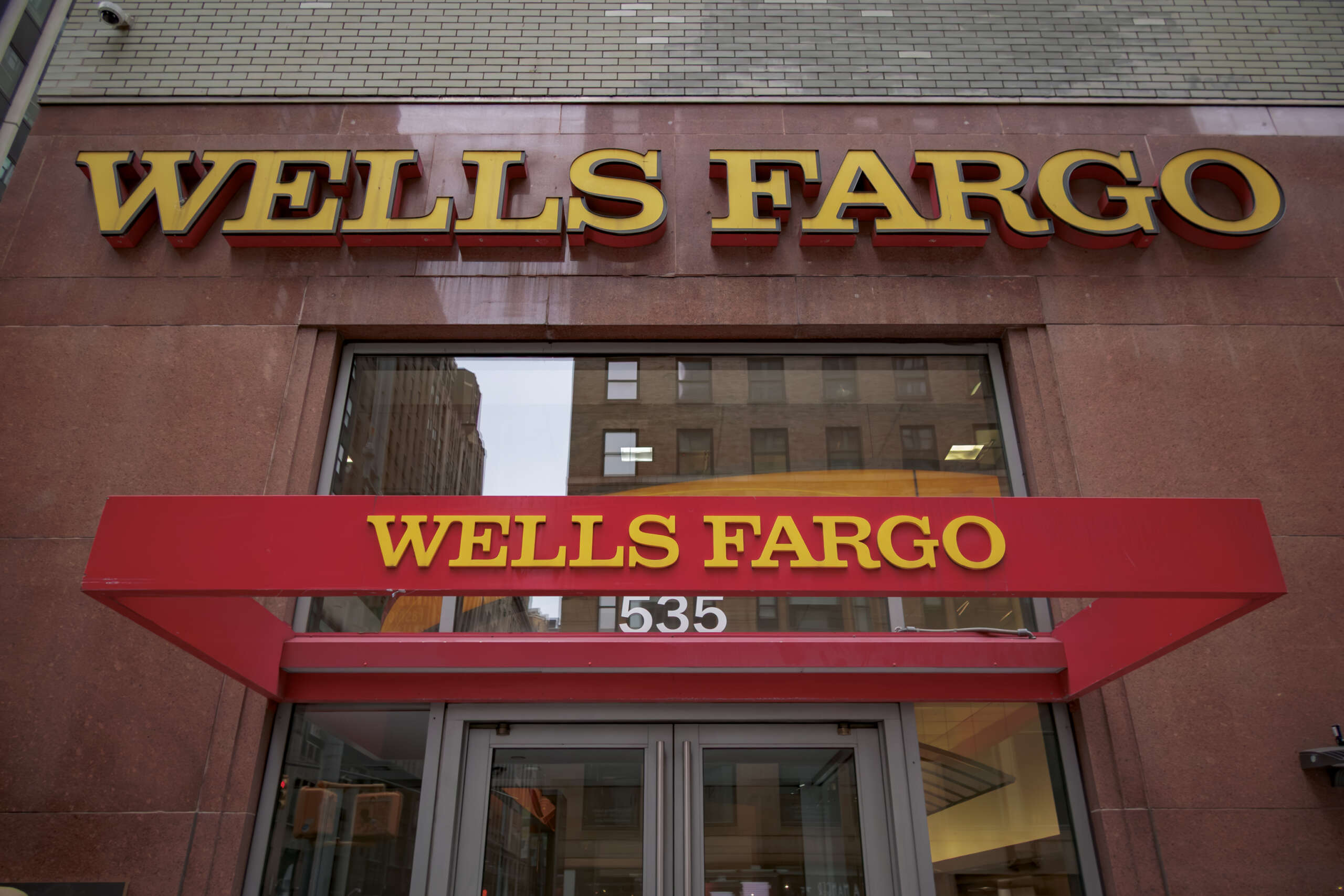 Wells Fargo veut privatiser USPS. Nous devons plutôt démanteler la Mega Bank.