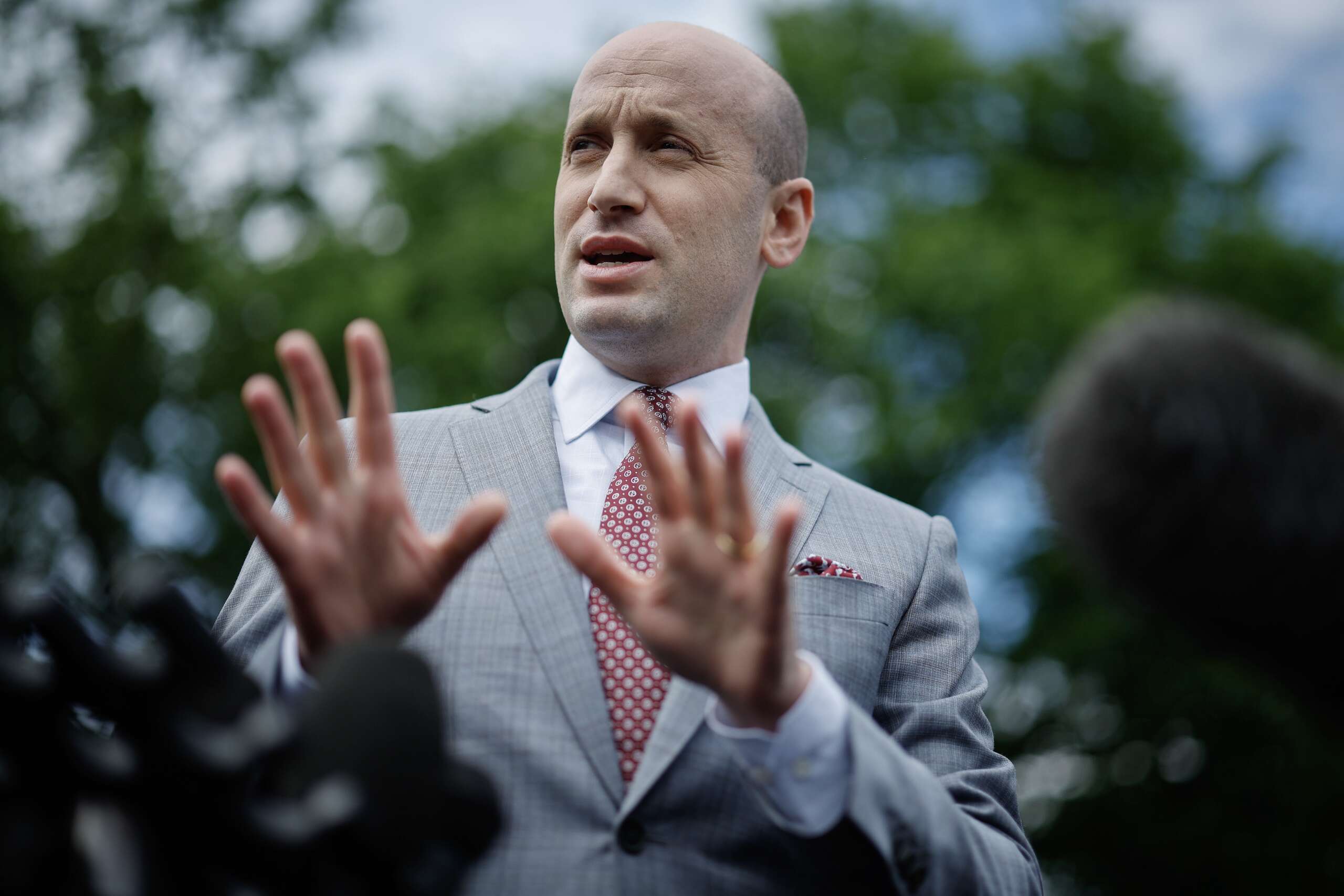 L'argument de Stephen Miller pour suspendre l'habeas corpus est des ordures légales