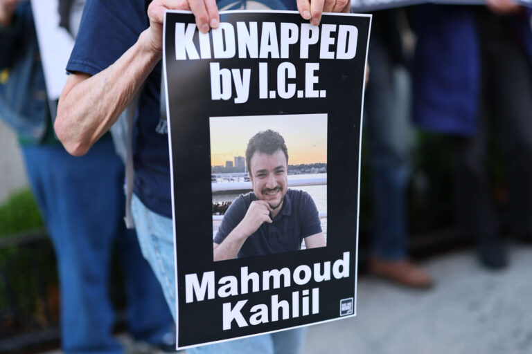 Ice admet qu'ils n'avaient pas de mandat lorsqu'ils ont enlevé Mahmoud Khalil