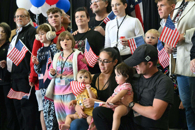 Trump réfléchit à un capuchon de réfugié inférieur de 40 000 avec la plupart des espaces pour les Sud-Africains blancs