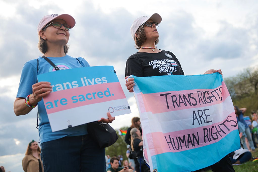 ICE a cessé de signaler le nombre de personnes transgenres qu'elle détient en détention