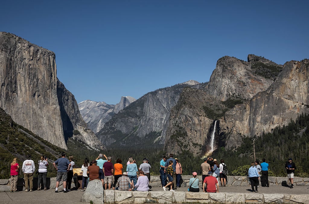 Les employés de Yosemite ont travaillé pendant des semaines sans salaire après le chaos des coupes budgétaires de Trump
