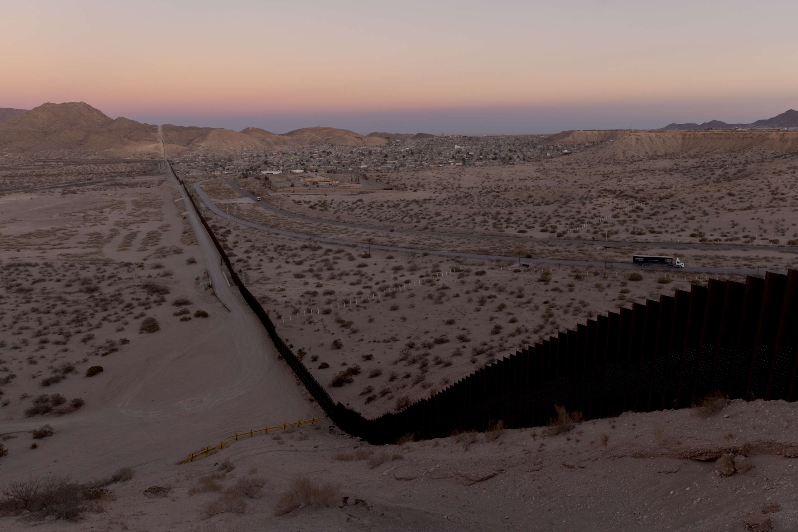 L'administrateur de Trump renonce aux lois environnementales pour construire un mur frontalier dans TX Wildlife Refuge