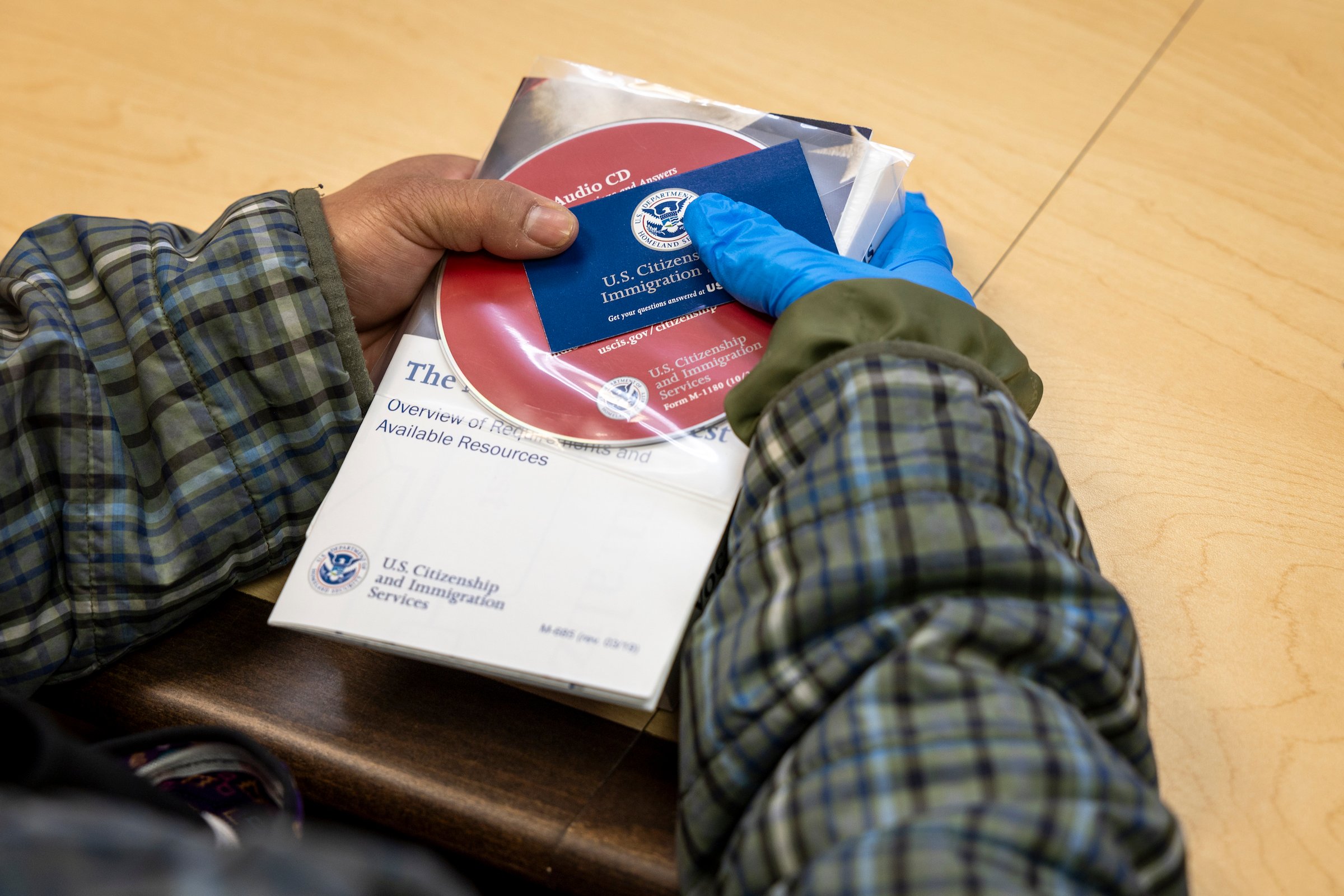 Les services de citoyenneté et d'immigration américains embaucheront des agents spéciaux armés