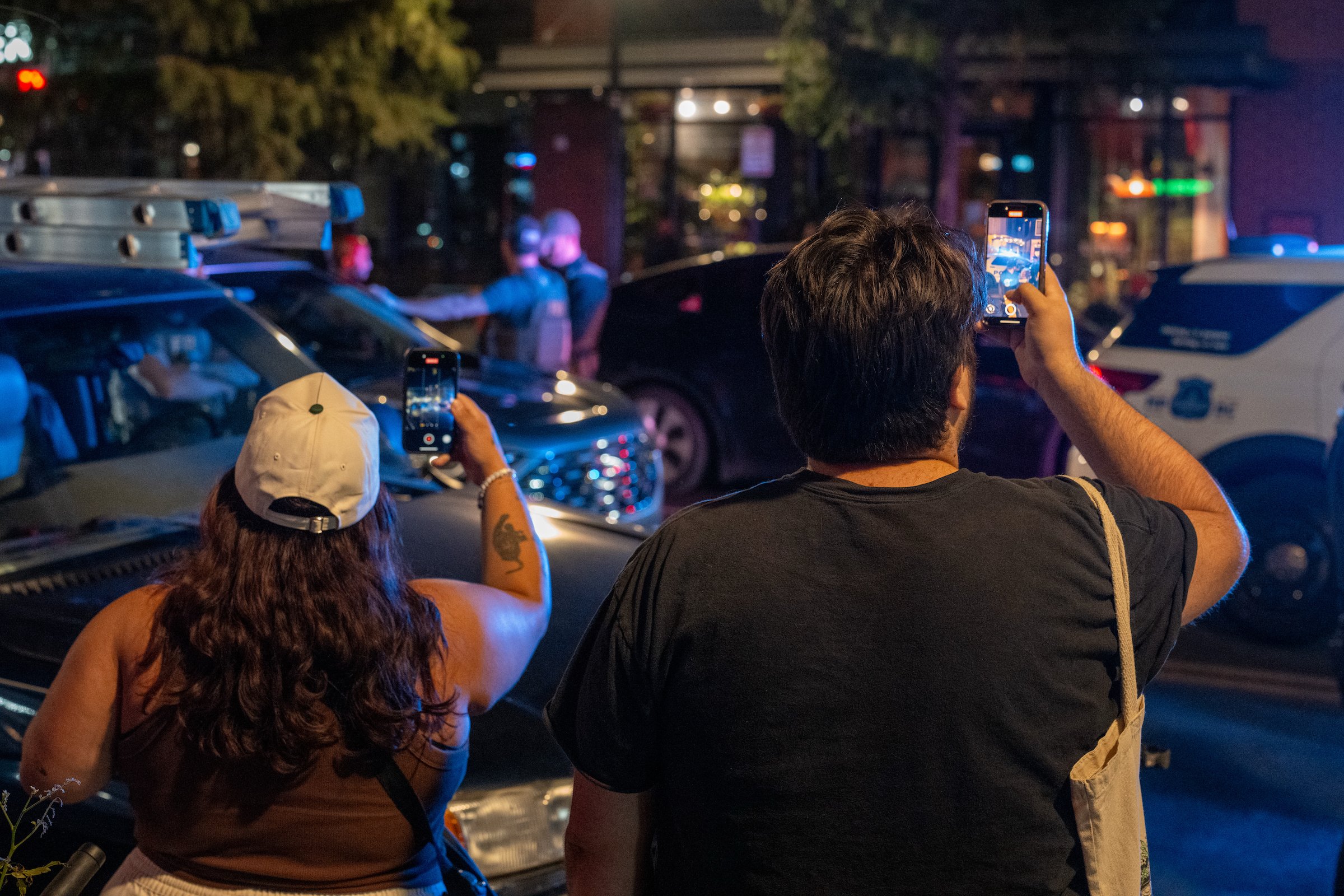 DHS dit que le tournage, la publication de vidéos d'agents glaciaires est «doxxing», promet des poursuites