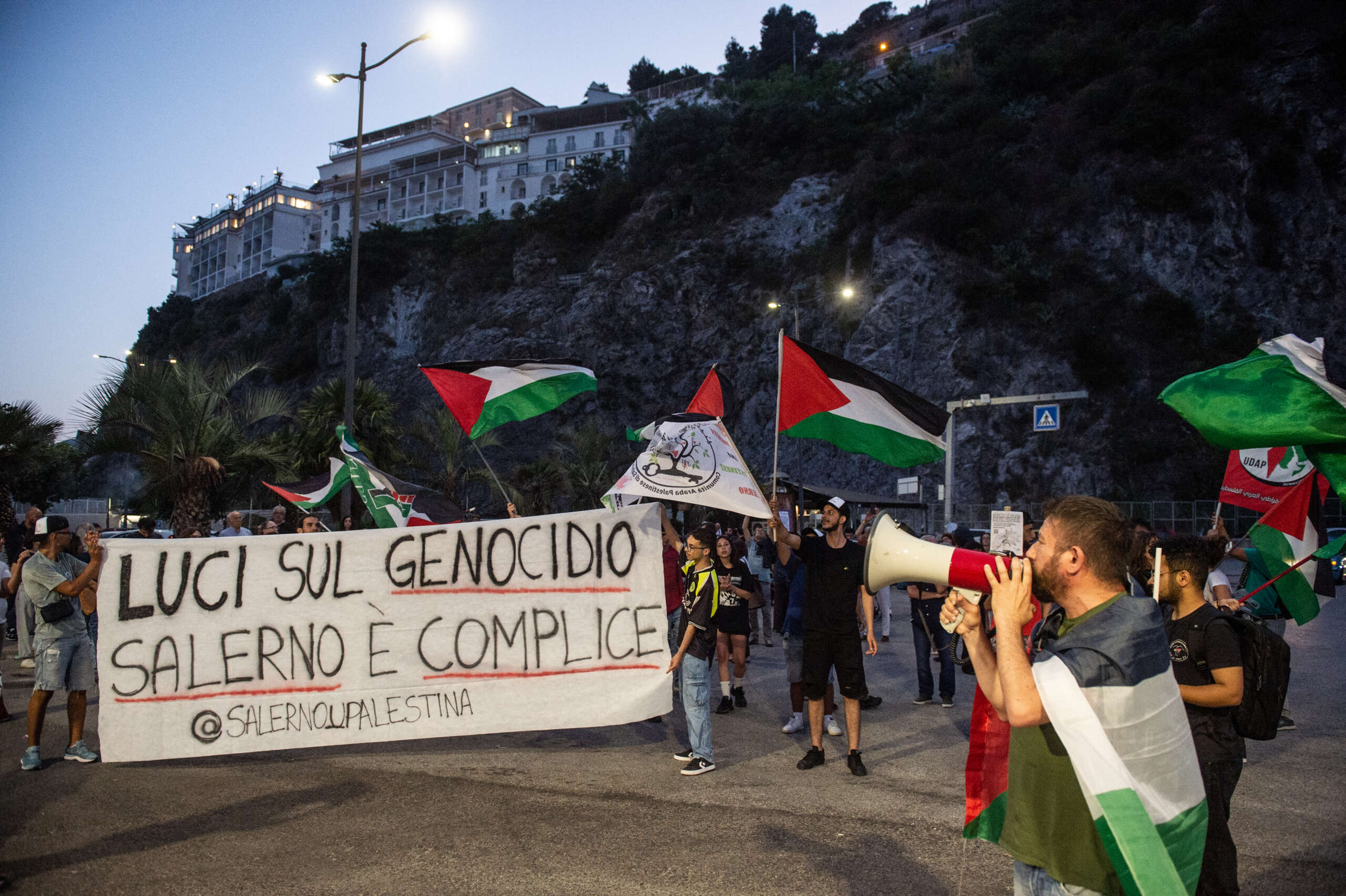 Les dockers européens refusent de charger des armes pour le génocide d'Israël à Gaza