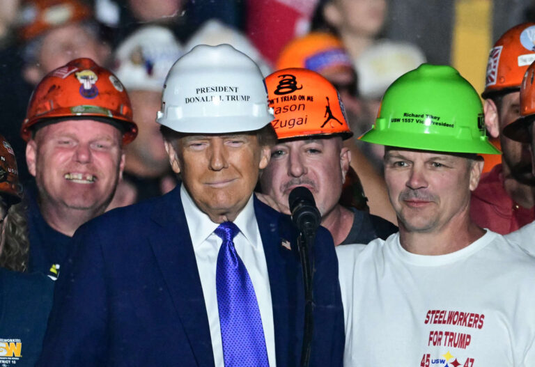 Trump Greenlights US en acier fusion malgré la campagne promet de raconter un accord