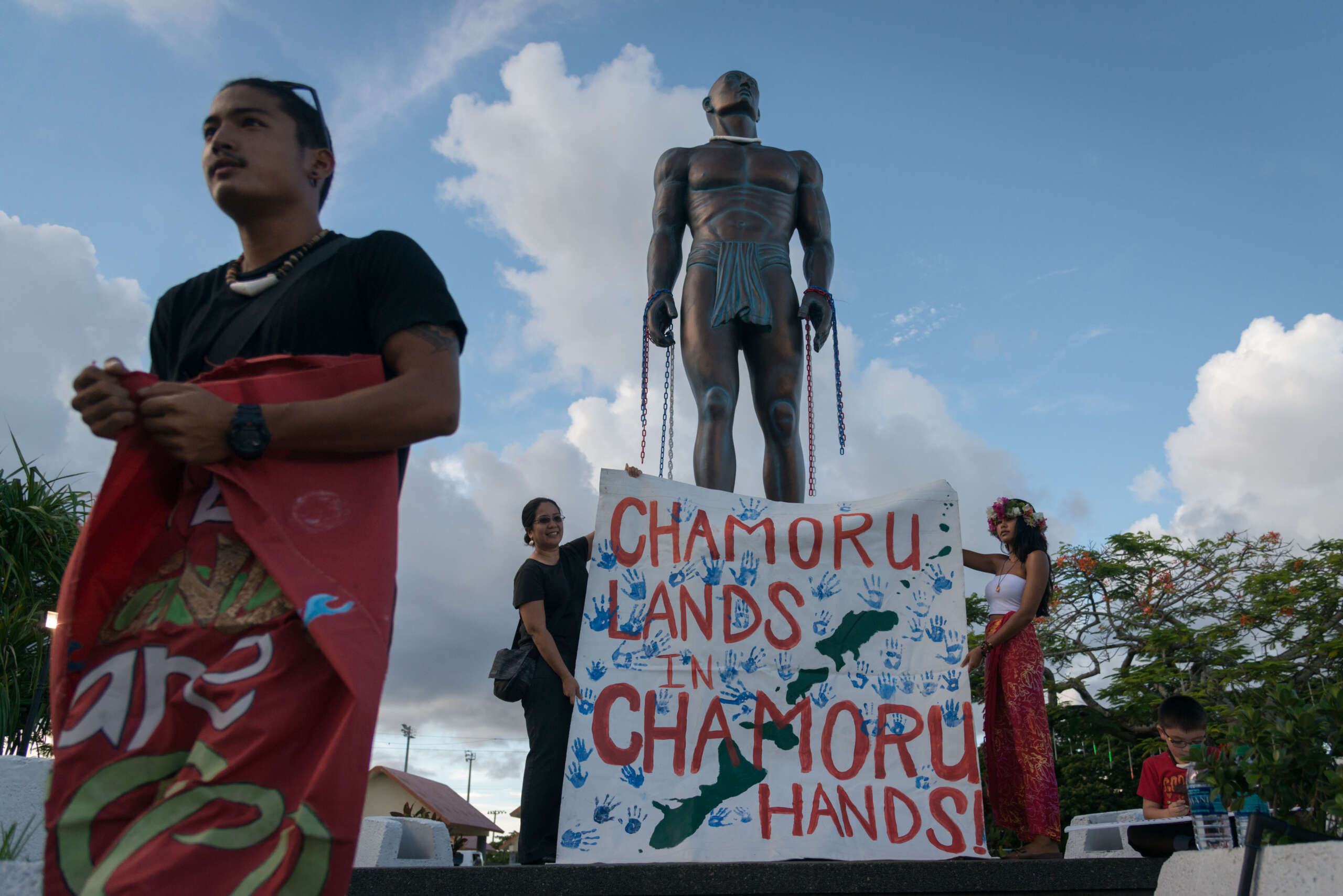 Les peuples autochtones de Guam nous battent le militarisme et la ruine environnementale