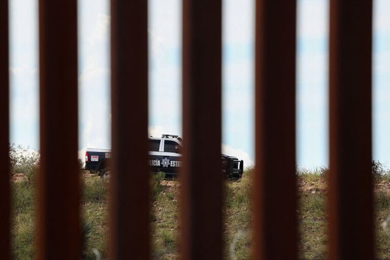 Le projet de loi adopté par la maison permettrait au Pentagone envoyer des entrepreneurs militaires privés à la frontière