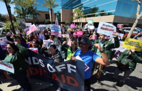 La proposition des organisateurs de CA taxerait les milliardaires pour atténuer les dommages causés par Medicaid