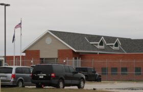 Le juge laisse le Nebraska aller de l’avant avec son projet de convertir la prison en prison pour migrants