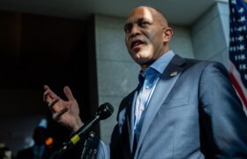 Jeffries bloque le vote sur le rétablissement des droits de négociation collective des travailleurs fédéraux