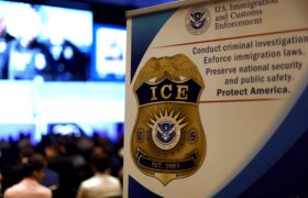 ICE collecte davantage de données et vise à sous-traiter le jugement à des entrepreneurs privés
