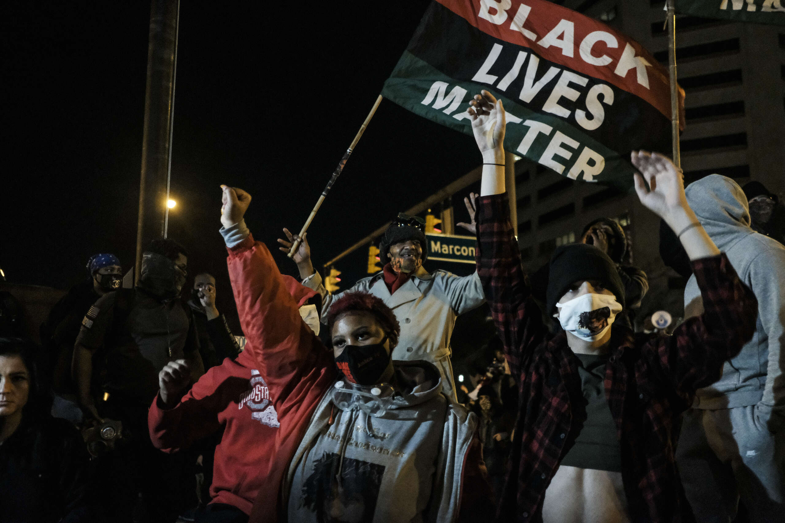 Un policier de l'Ohio acquitté du meurtre de la mère noire enceinte, Ta'Kiya Young