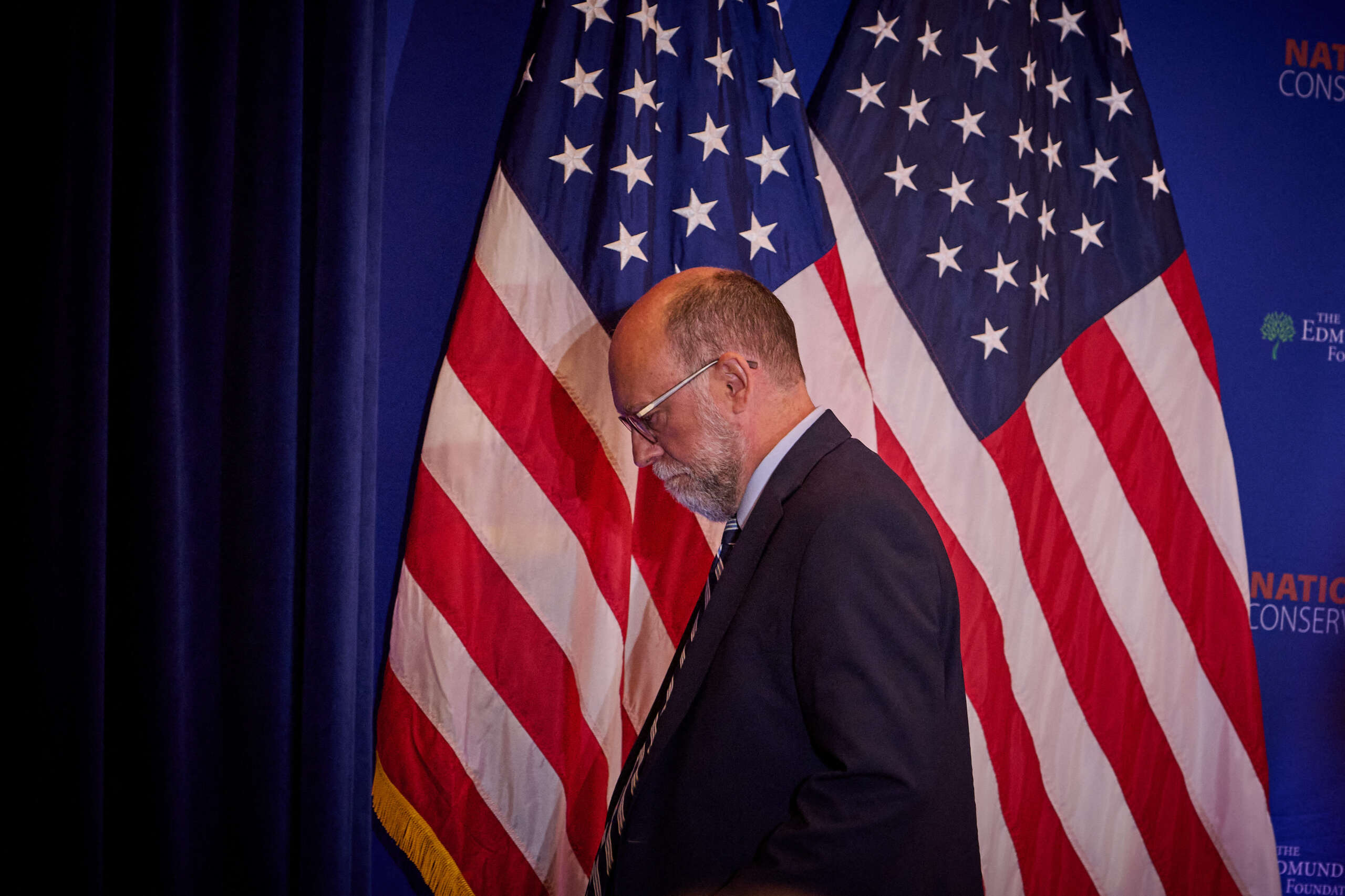 Les travailleurs du CFPB critiquent « l'engagement d'humilité » de Russell Vought et appellent à sa démission