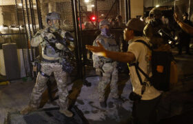 ICE cible les travailleurs. Voici comment les employeurs et les syndicats ripostent.