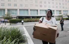 Le taux de chômage atteint son plus haut niveau depuis 4 ans au milieu des attaques de Trump contre les travailleurs