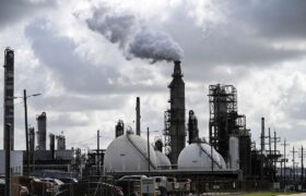 Le pétrole vénézuélien amené aux États-Unis serait raffiné dans les communautés de la côte noire du Golfe