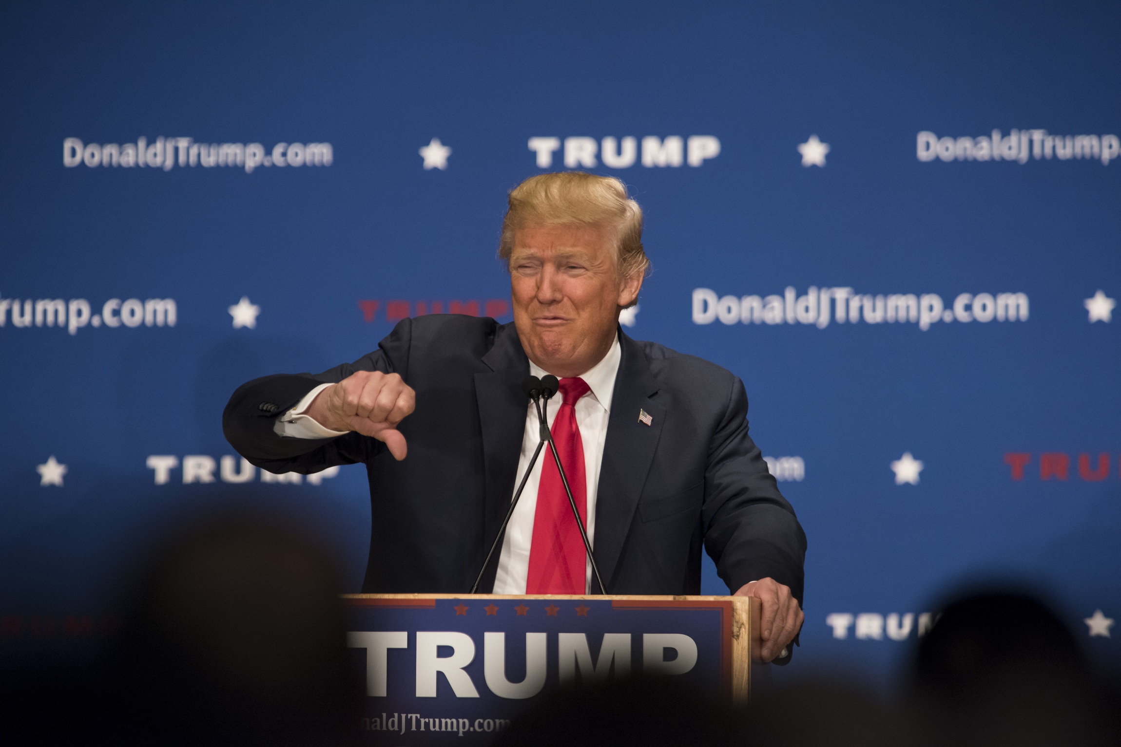 Une majorité d'Américains considèrent la première année de Trump comme un échec, selon les sondages