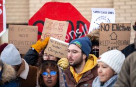 Alors que la terreur ICE force les gens à l’intérieur, les appels se multiplient en faveur d’un moratoire sur les expulsions au Minnesota