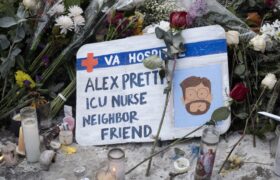 Le plus grand syndicat d&rsquo;infirmières des États-Unis exige l&rsquo;abolition de l&rsquo;ICE après le meurtre d&rsquo;Alex Pretti