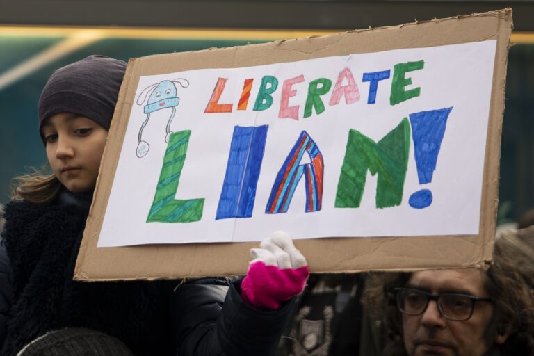 Le DHS dépose une demande de clôture des dossiers d'asile de la famille de Liam Conejo Ramos