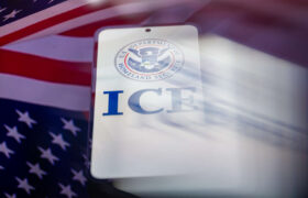 Un nouvel outil interactif aide les familles à localiser leurs proches en détention par l&rsquo;ICE