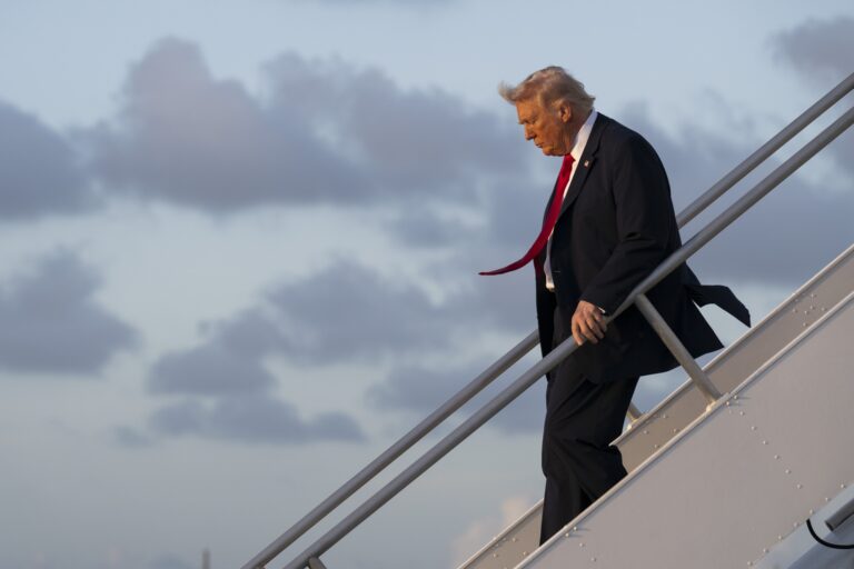 Les États-Unis ont perdu 92 000 emplois en février, avec une croissance en baisse de 85 % par rapport à l'année dernière