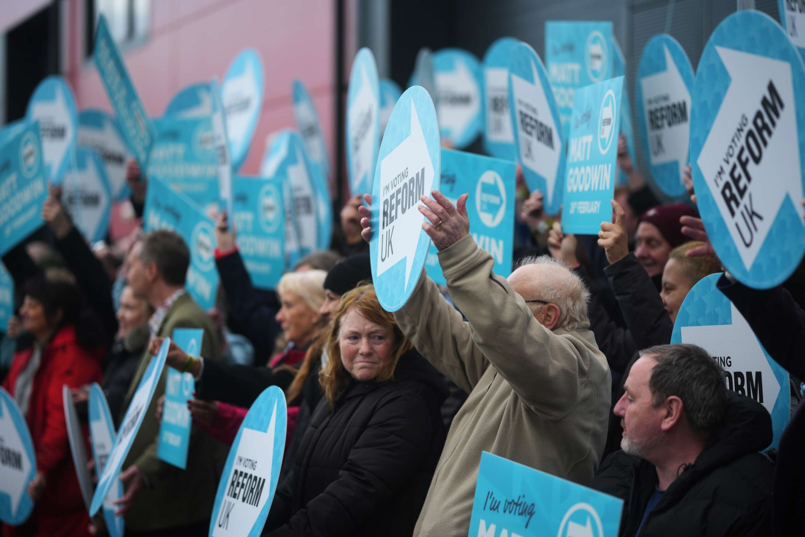 Le droit anti-migrants au Royaume-Uni est en plein essor. Les élections locales mettront leur pouvoir à l’épreuve.