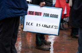 Le Nouveau-Mexique devient le dernier État à mettre fin à sa coopération avec l&rsquo;ICE en vertu d&rsquo;une nouvelle loi