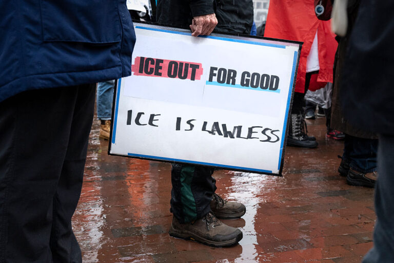 Le Nouveau-Mexique devient le dernier État à mettre fin à sa coopération avec l'ICE en vertu d'une nouvelle loi