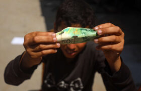 Les restrictions imposées par Israël au système bancaire de Gaza ont conduit à une crise monétaire