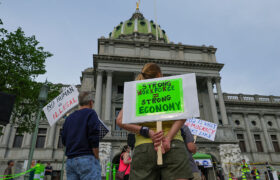 Une organisation à but non lucratif douteuse repousse la hausse du salaire minimum proposée en Pennsylvanie