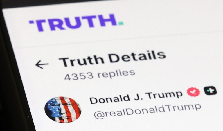 Trump partage une transcription raciste d’un podcast rempli d’attaques contre les immigrants