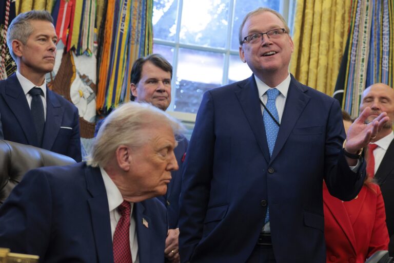 Un conseiller de WH déclare que l'anxiété économique des Américains est due au rythme rapide des « bons » changements