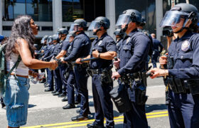 La « classe des surveillants » du capitalisme défend la suprématie blanche sous couvert de diversité