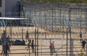 Trump nomme un ancien directeur de prison privée au poste de directeur de l&rsquo;ICE