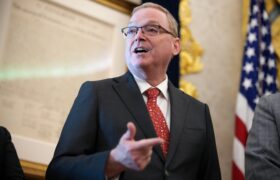 Le conseiller de Trump, Hassett, affirme que les Américains sont « optimistes » quant à l’état de l’économie