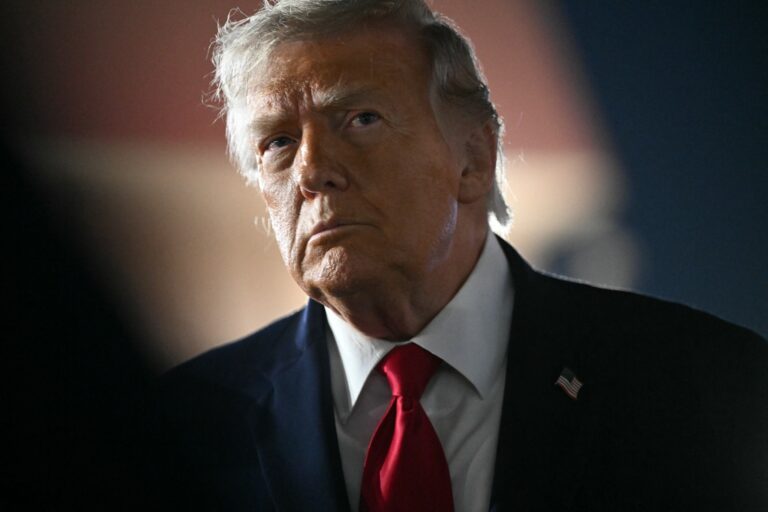 Le juge bloque les « frais » de 100 000 $ pour le visa H-1B imposés par l'administration Trump, les qualifiant d'illégaux