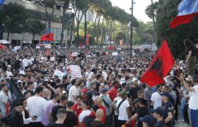 Les manifestations en Albanie s&rsquo;intensifient en opposition au complexe de luxe de 4 milliards de dollars de Kushner