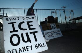 Des dizaines de femmes se joignent à la grève de la faim et du travail à la prison ICE de Delaney Hall