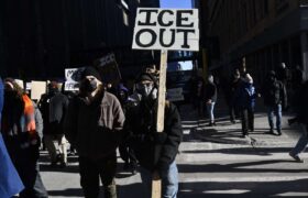 Les syndicalistes du Minnesota font partie des observateurs de l&rsquo;ICE inculpés par le gouvernement fédéral