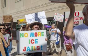 L&rsquo;ICE met fin aux efforts visant à ouvrir plusieurs prisons pour immigrants