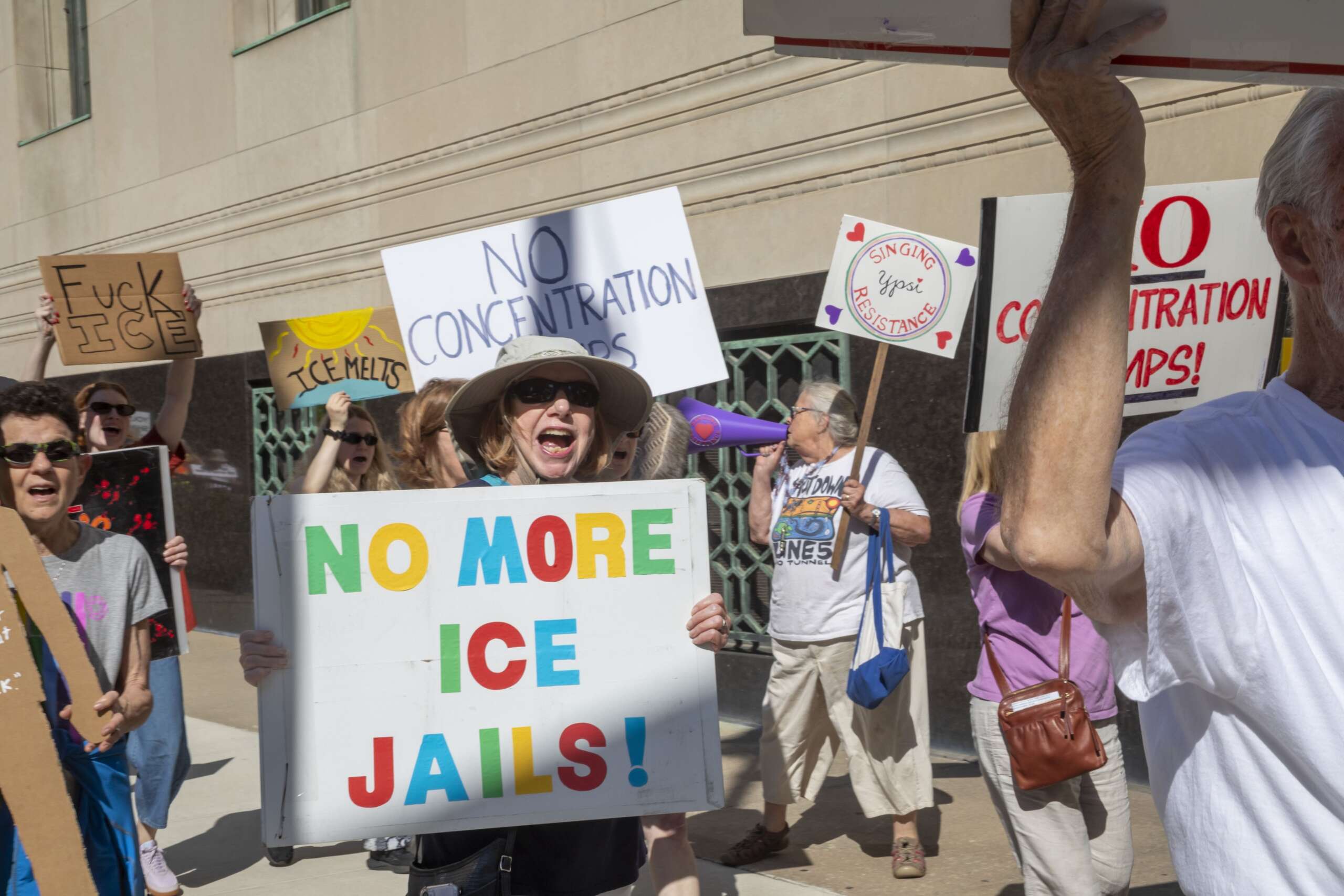 L'ICE met fin aux efforts visant à ouvrir plusieurs prisons pour immigrants