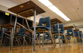 Les prêts d’urgence coûtent des millions aux écoles américaines – et remplissent les poches de Wall Street