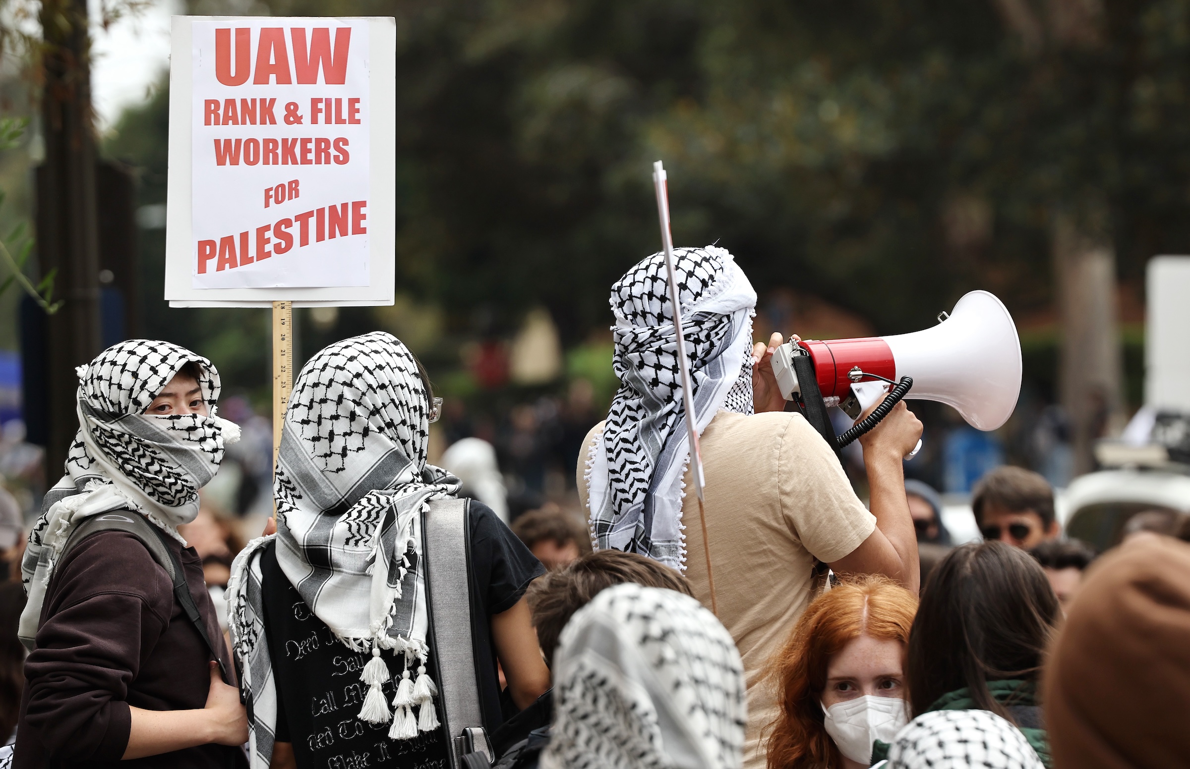 Les Travailleurs unis de l’automobile votent en faveur du désinvestissement d’Israël dans une victoire historique