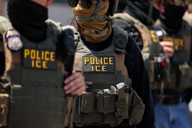 Un agent de l'ICE arrêté au Texas et accusé d'avoir menti sur la fusillade de Minneapolis