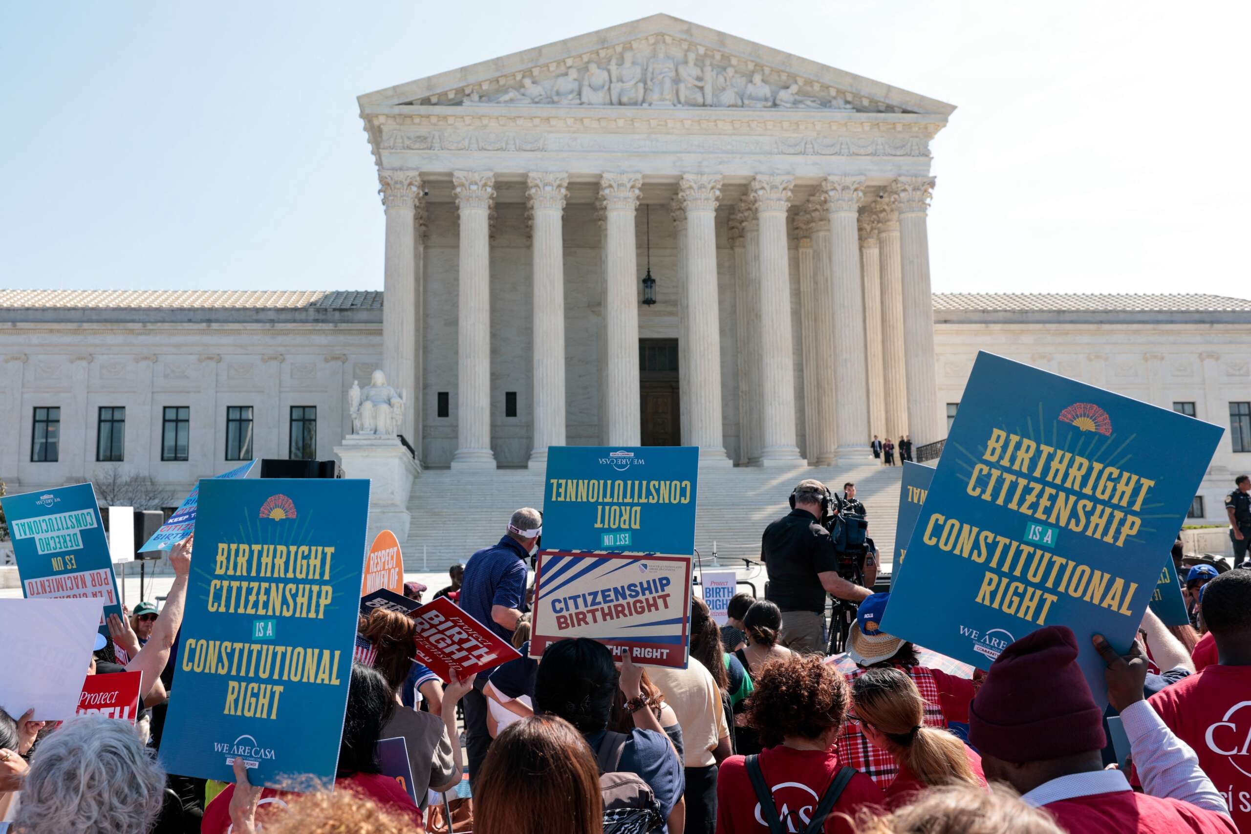 La décision sur le droit de naissance n’arrêtera pas la guerre de Trump contre les immigrants – seule l’organisation le fera